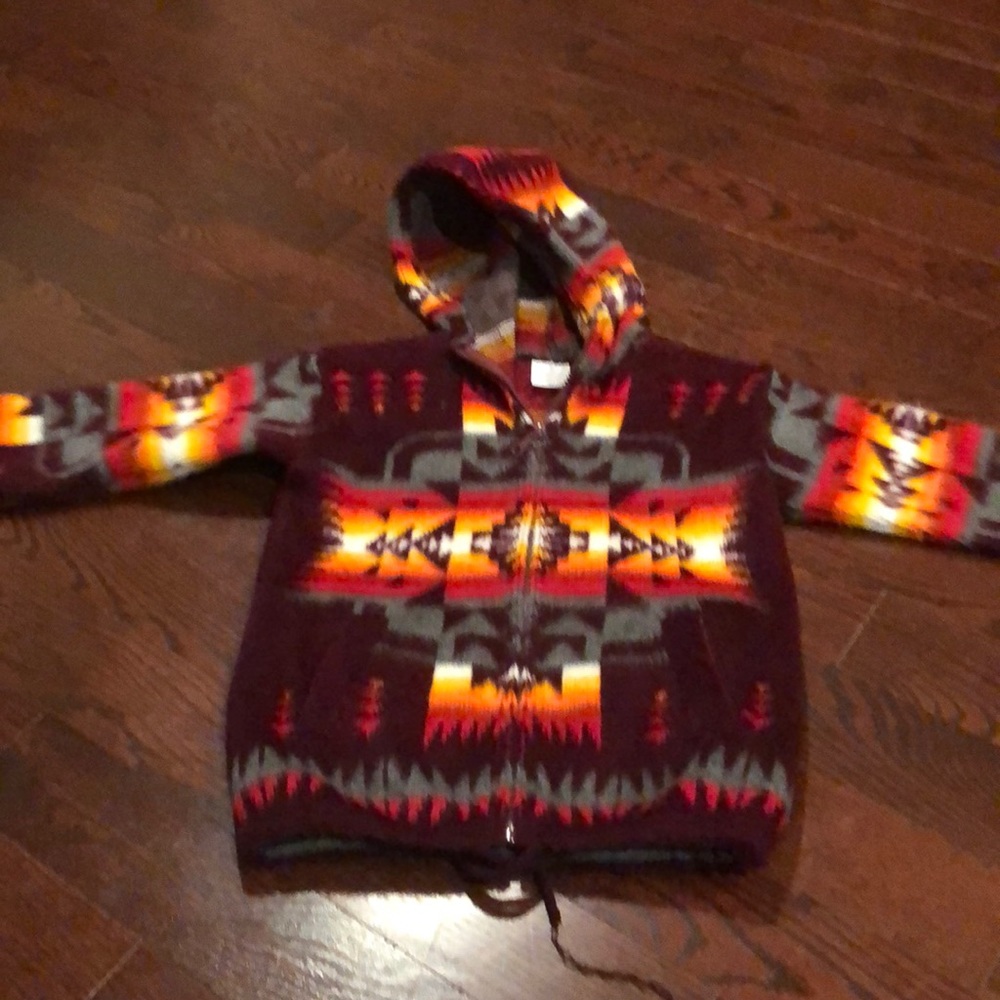 Boys size 6 sweater coat w/ hood and front zipper